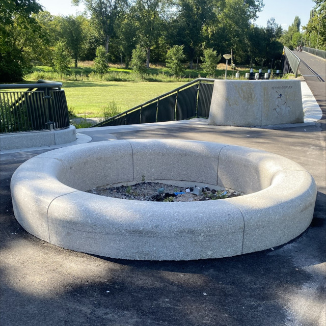 Paddling pool or big rail? 