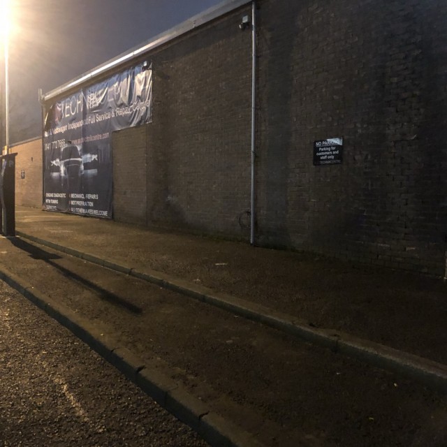 Double curb and wall